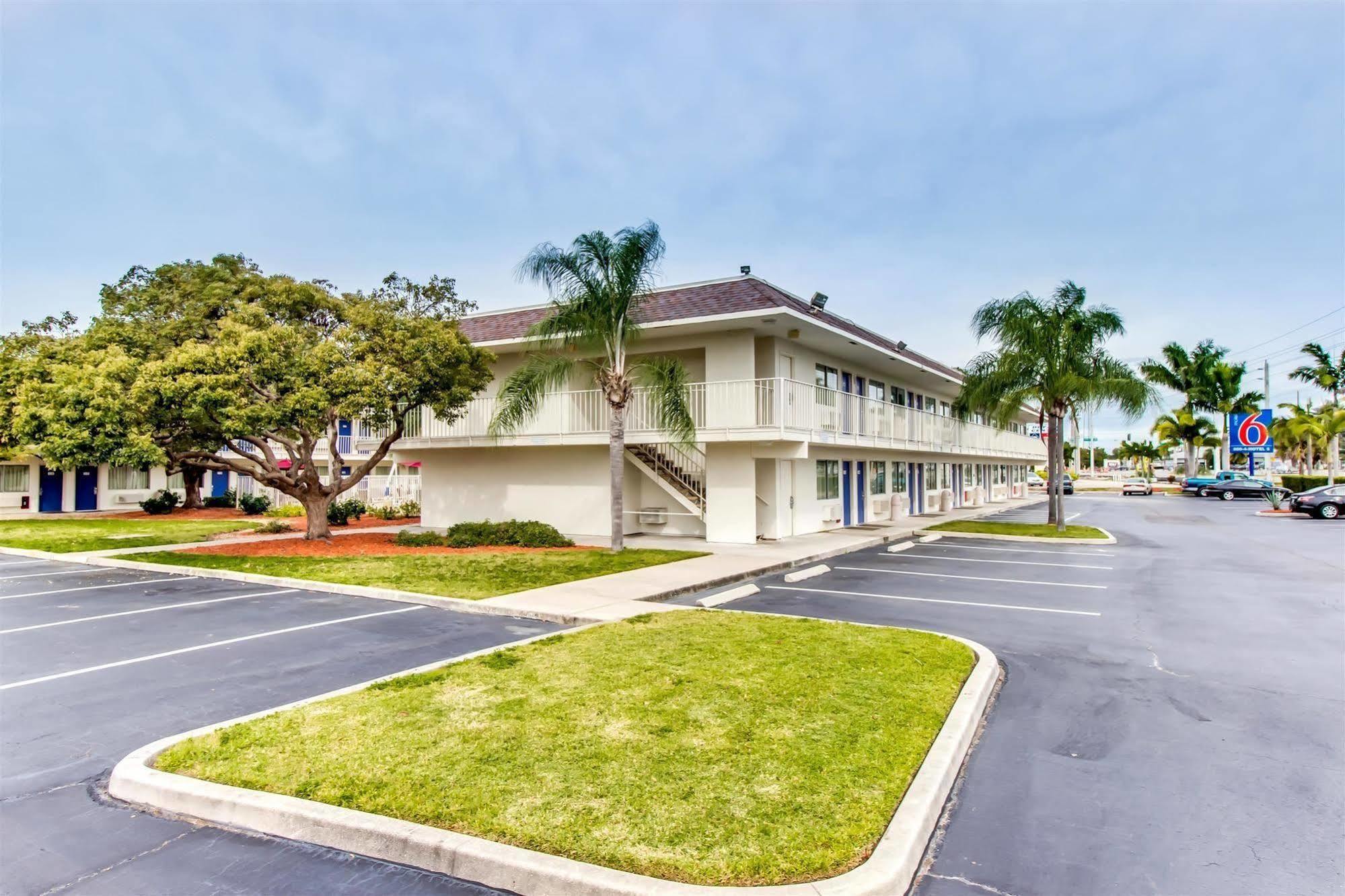 Motel 6-Venice, Fl Екстериор снимка